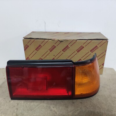 NOS TOYOTA トヨタ RH TAILLIGHT LAMP CORONA CARINA AT150 CT150 ST150 4D 81551-20600