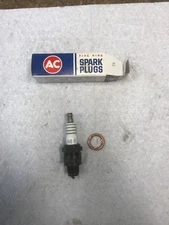 VINTAGE AC FIRE RING SPARK PLUGS 465  5612390 "GREEN RING" 4 COUNT BOX