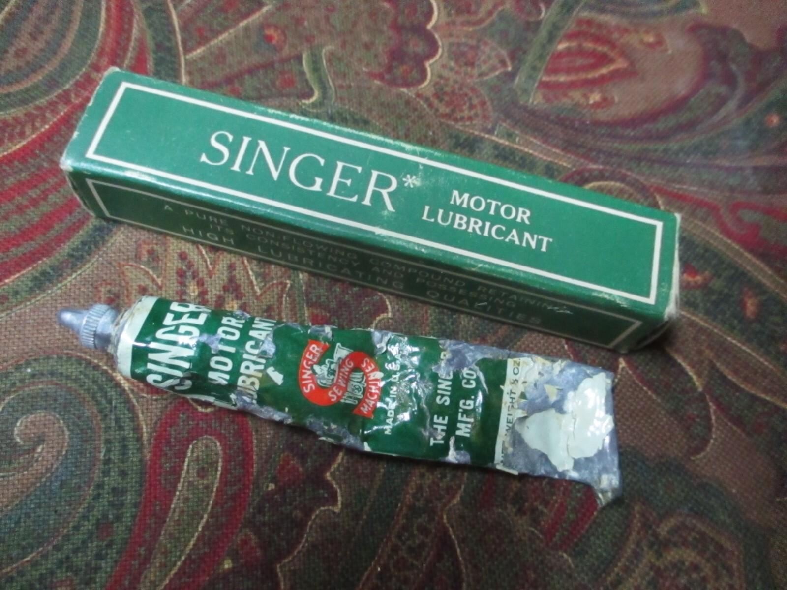 Vintage Singer Sewing Machine Lubricant, Great Advertising Box