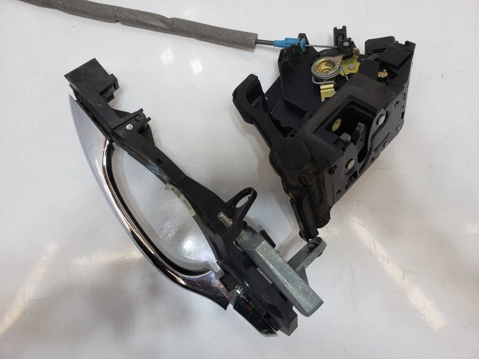 ✅ 04-09 Manija exterior de la puerta trasera izquierda del lado del conductor OEM Jaguar XJ8 XJR con cerradura Foto 4 de 4