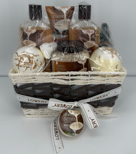 New 8 Piece Lovery Vanilla Coconut Deluxe Bath And Body Spa Set with Basket