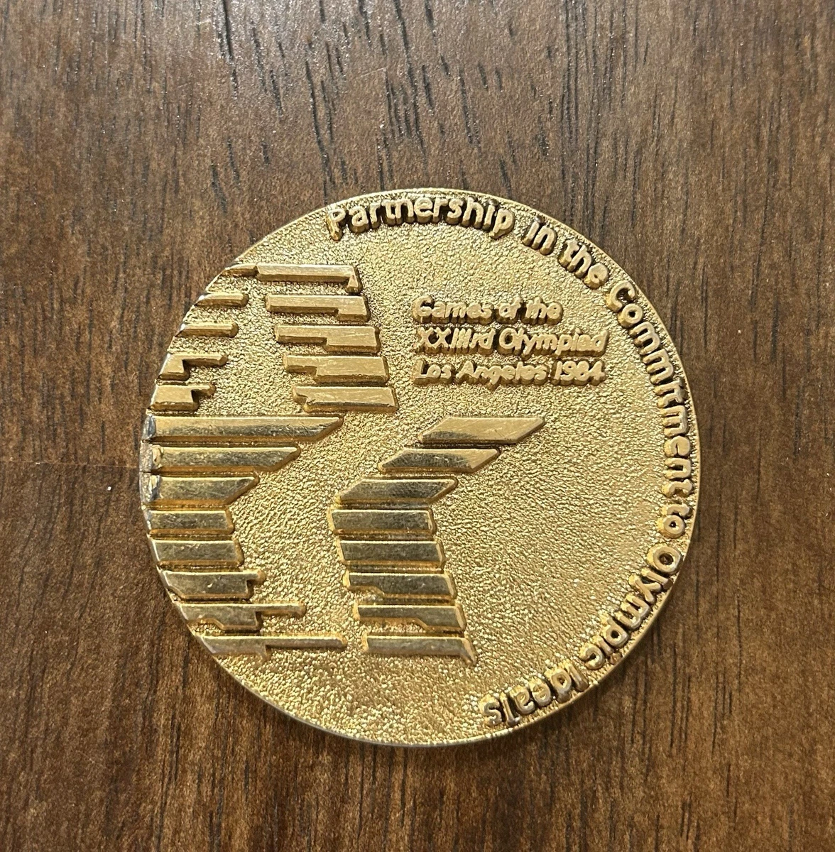 Las mejores ofertas en 1984 monedas Olímpico en ropa para