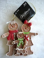 The Christmas Shoppe Gingerbread Family Ornament NEW