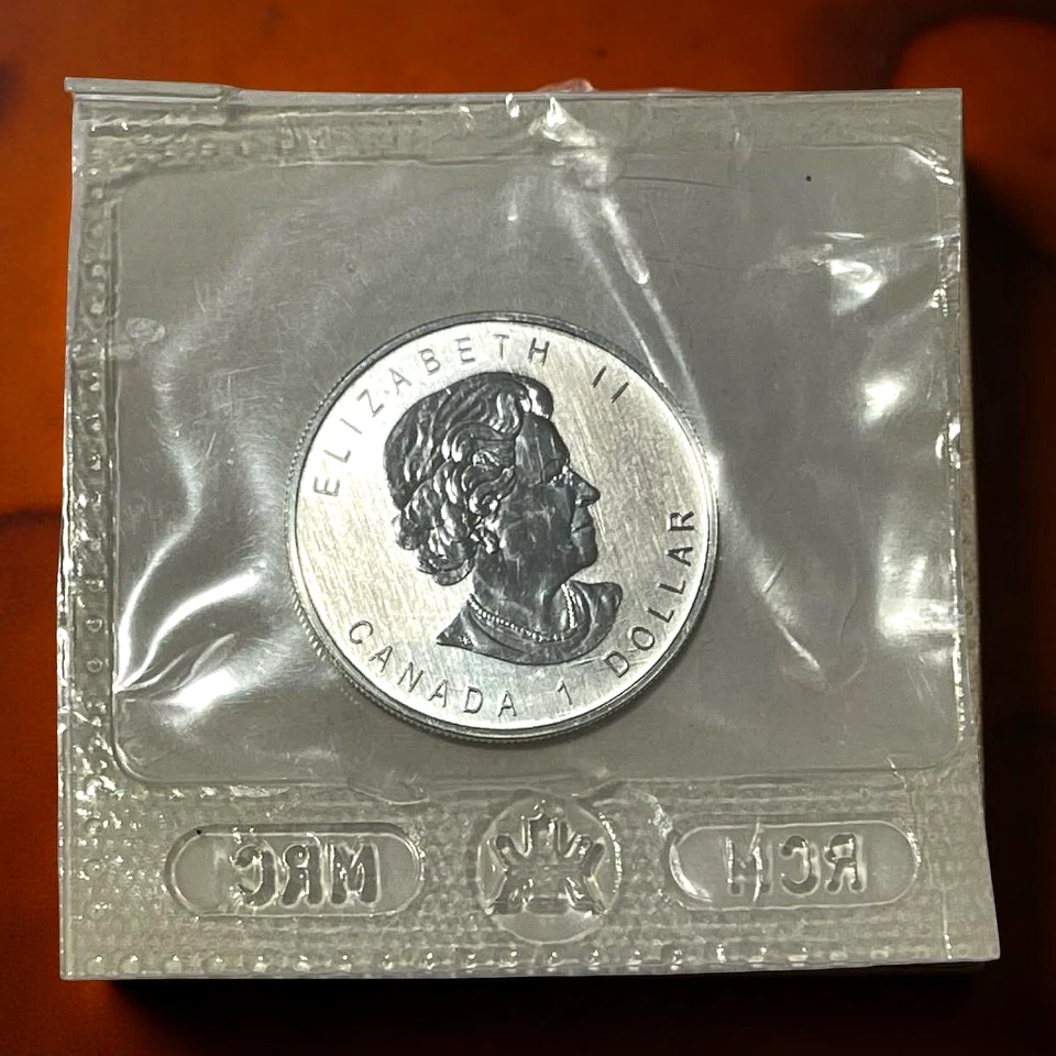 2006 Canada Timber Wolf 1/2 oz .999 Silver Bullion Coin $1 Dollar SEALED OGP RCM - Image 2 of 4