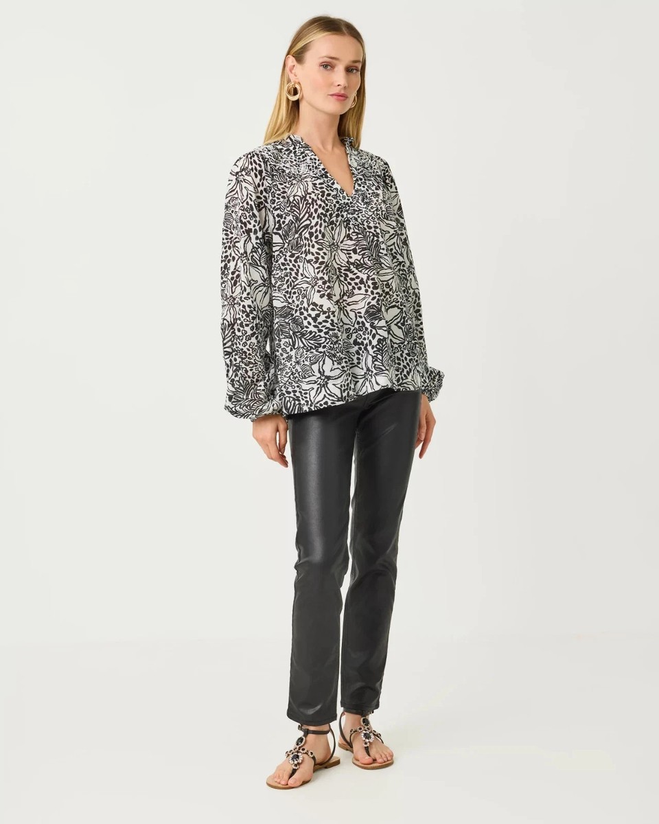 NWT Lilly Pulitzer Lourdes Long Sleeve Top Color: Onyx Lots To