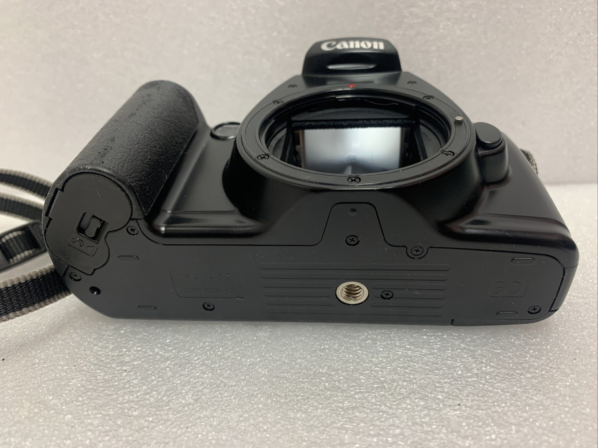 アナログフィルムカメラ　Canon EOS 3000 パラ売り可能 アナログフィルムカメラ Canon EOS 3000 パラ売り可能