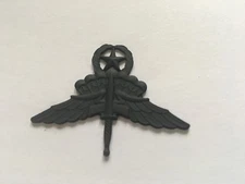 US ARMY ISSUE MASTER FREE FALL HALO BLACK SUBDUED PARACHUTIST BADGE W/HALLMARK