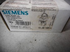 SIEMENS 3SB3601-2PA11 -- 2 POSITION -- MAINTAINED BLACK KNOB SWITCH