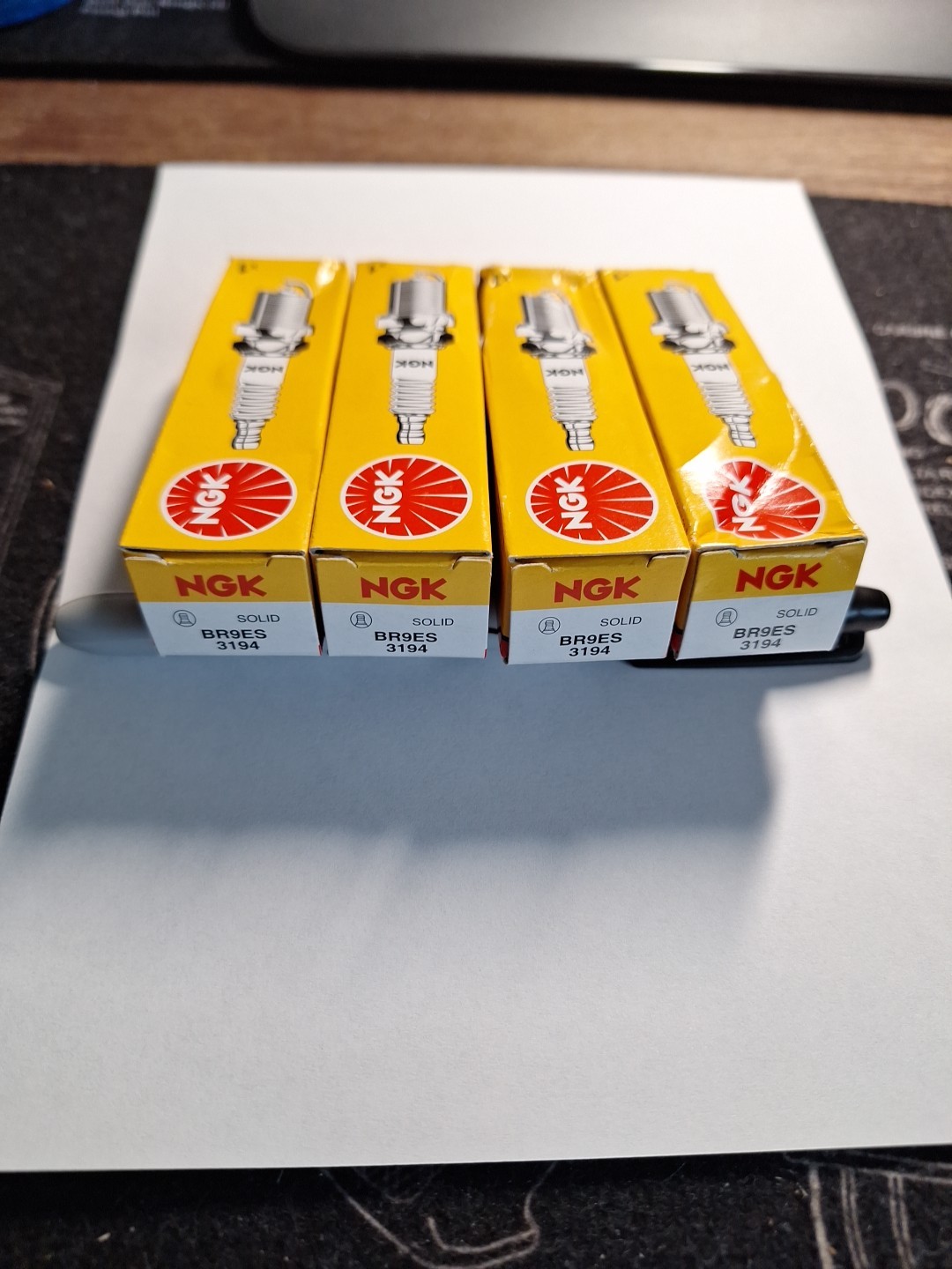 Pack of 4 Genuine NGK Resistor Spark Plugs. BR9ES 3194 Solid Tip