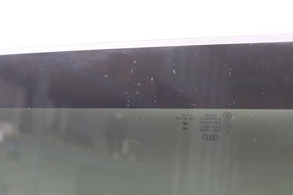 2017-2022 AUDI A4 QUATTRO - Sunroof / SUN ROOF Glass Panel 8W5877071 - Image 2 of 4