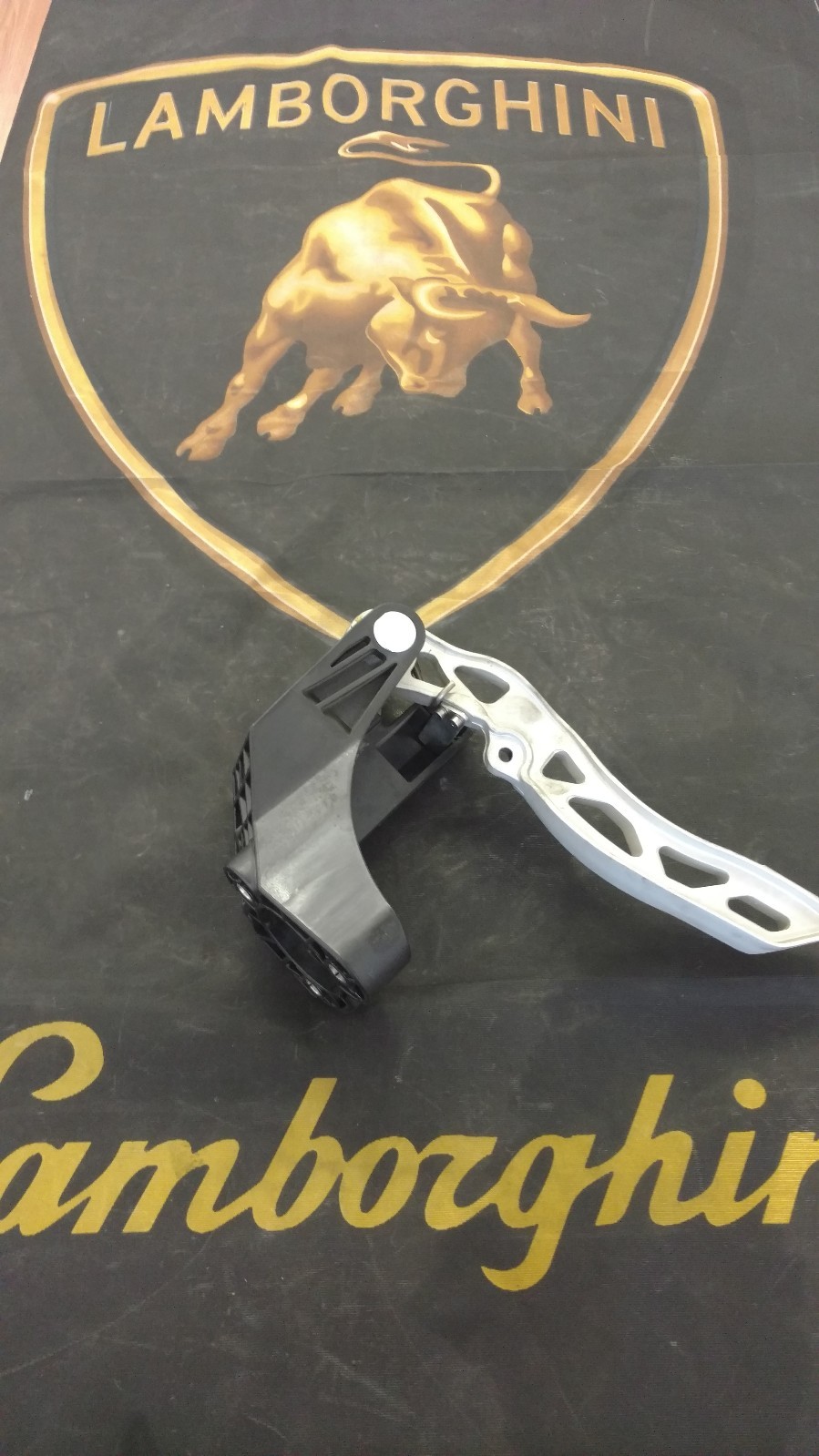 MCLAREN MP4-12C BRAKE PEDAL WITHOUT FOOT PAD OEM 11C0143CP