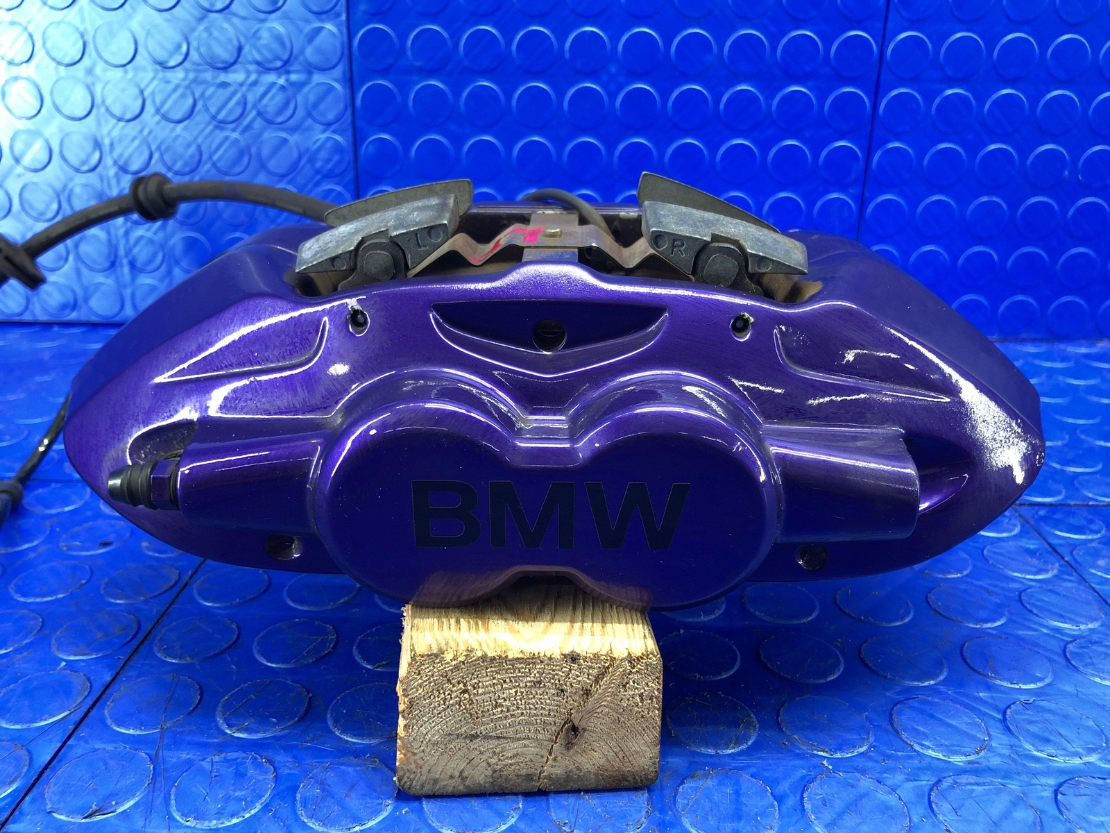 2014-2019 BMW I8 OEM FRONT LEFT BRAKE CALIPER *POWDER COATED*