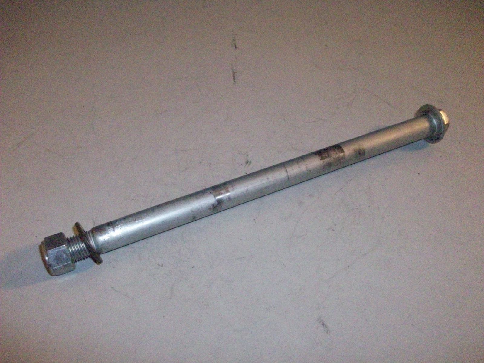 SUZUKI SWINGARM PIVOT BOLT GZ250 99 00 01 02 03 04 05 06 07 08 09 10 6121138301 eBay