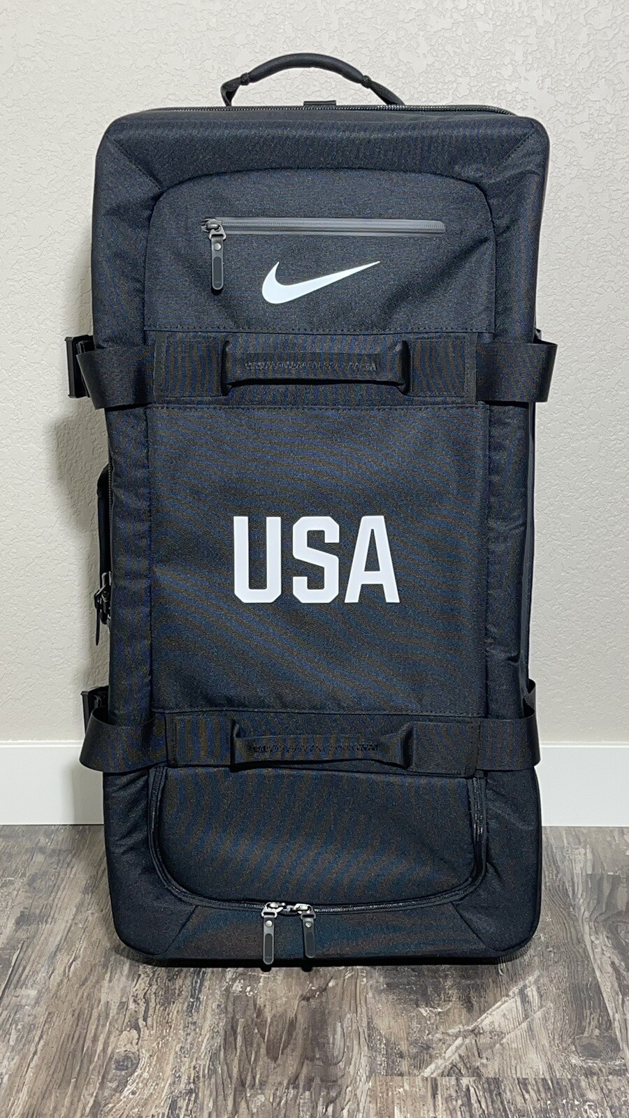 NIKE FiftyOne49 32" Cordura USA Team Roller GPA Wheeled Suitcase