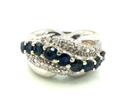 Magnifique Bague Or 18 Carats Sertie De 3 Saphirs Et 2 Diamants Style Ruban - Taille 58
