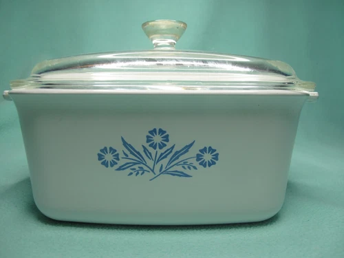VTG Corning Ware Blue Cornflower P-4-B  1 1/2 QT  Casserole Dish w/ Pyrex Lid