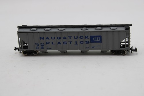 N Scale AHM Minitrains 4446 I Naugatuck Plastics Covered 4 Bay Hopper NOS - Picture 6 of 13