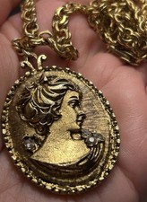 Vintage Victorian Revival Lady Cameo Pendant Necklace Gold Tone Rhinestone 17