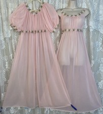 VTG M L PINK Semi Sheer Peignoir Robe Nightgown Negligee Gown Inset FlOWERS Trim