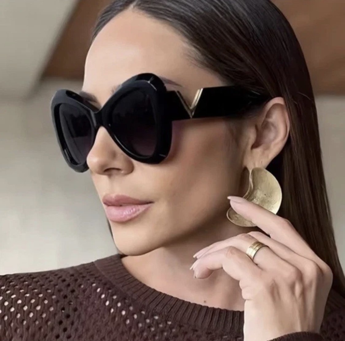 Brand gold logo sunglasses celebrity women luxury couture fashion style designer
