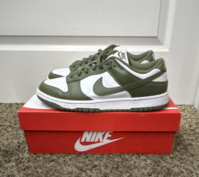 Nike Dunk Green Men s Athletic Sneaker W Width Pre-Owned Excellent
