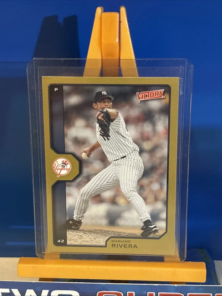 2002 Upper Deck Victory GOLD MARIANO RIVERA #227 NYY HOF Nm-MT LEGEND - Image 3 of 4