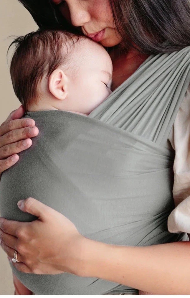 Solly Baby Wrap Carrier THE WRAP V-SB2 Newborn 8-24lbs Blue GUC Manufactured 25