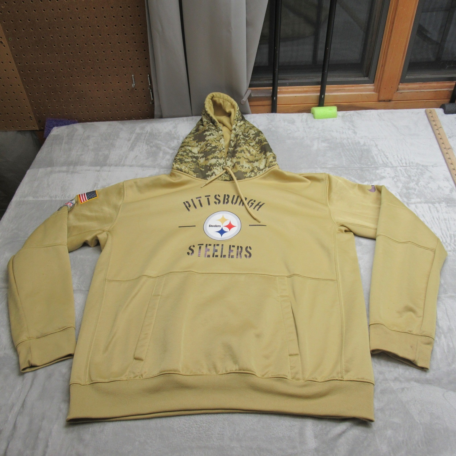 Salute To Service Pittsburgh Steelers Hoodie Men Large Nike NFL Beige Camo Warm