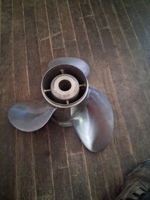 Volvo Penta 3-Blade Aluminum Propeller 813229