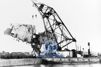 FLOATING CRANE SALVAGING BOEING 314 LISBON PORTUGAL 1943 4X6 PHOTO
