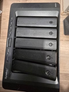 Synology DiskStation DS1515 5 Bay NAS Enclosure Untested / No Power Cable