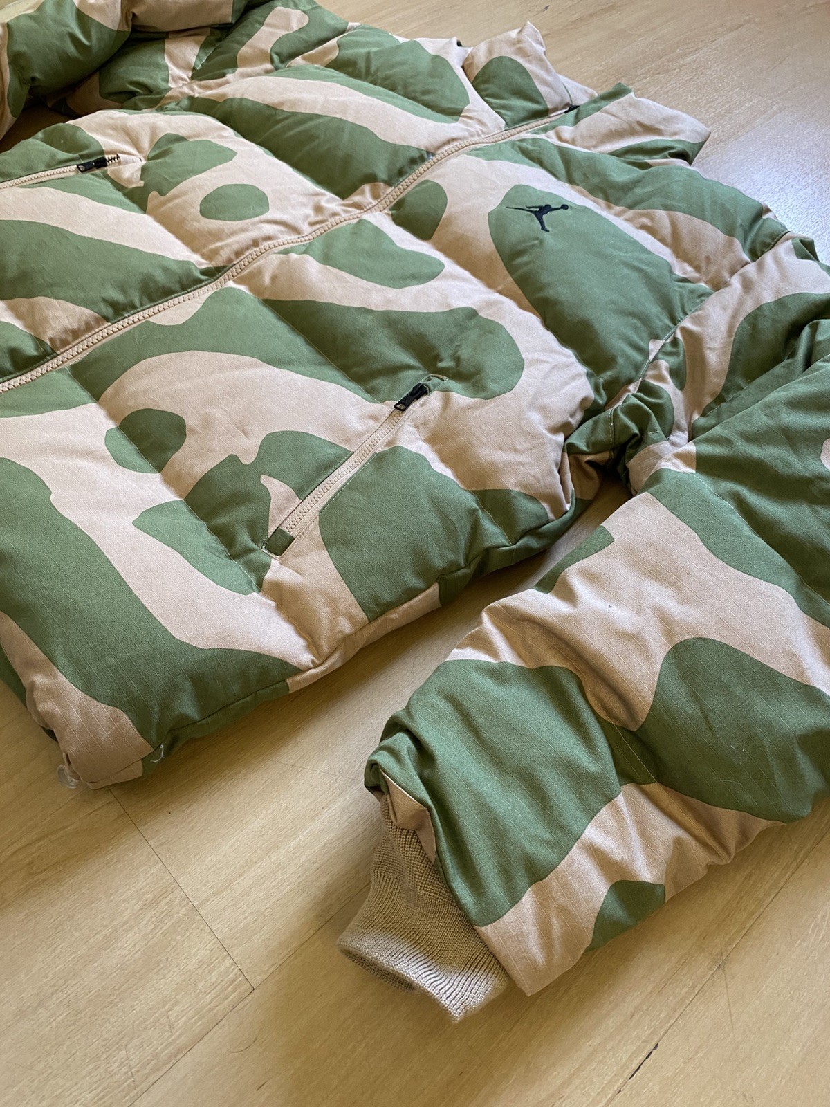 Nike Air Jordan "Green Camo" Heritage Down Puffer Jacket FB6988-200 Men's Size L thumbnail 6