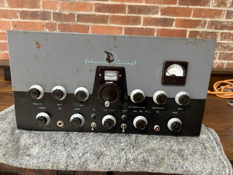 Vintage Johnson Viking II HF tube Transmitter  Ham Radio As Found