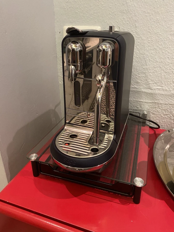 Kapselmaschine Creatista Pro SNE900 mit Edelstahl-Milchkanne