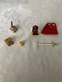 LEGO Minifigure Lion King cas441 Castle Kingdoms 7946 Lion Breastplate Crown