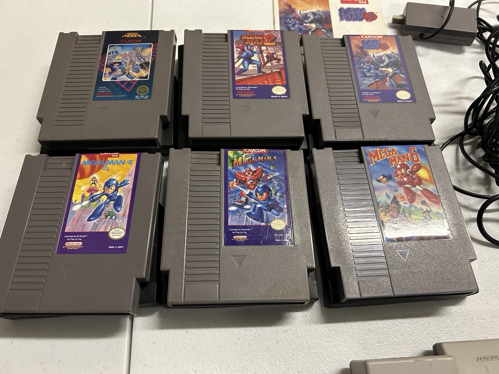 Nintendo Top Loader Console with Megaman 1-6 Manual and Cases AUTHENTIC TESTED 