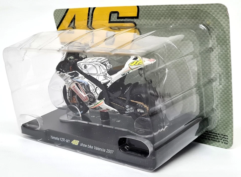 LEO 1/18 - Yamaha YZR-M1 Show Bike Valencia 2007 Valentino Rossi Model Motorbike - Image 2 of 3