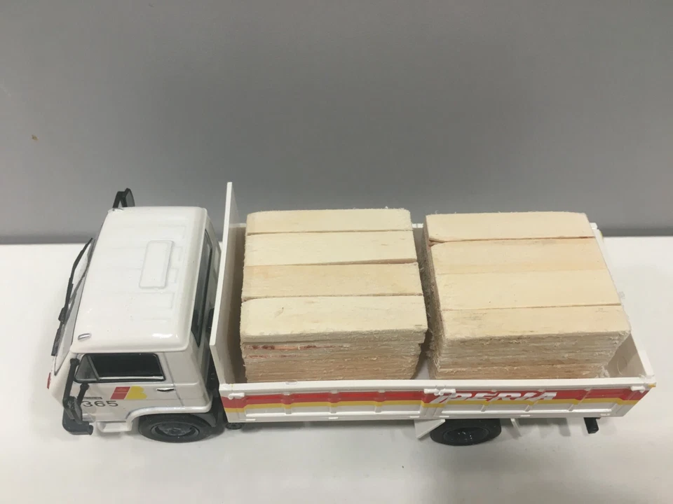 CARGA DE MADERA PARA CAMIONES REF E ESCALA 1/43- 1/50 CAMIÓN NO INCLUIDO - Imagen 4 de 4