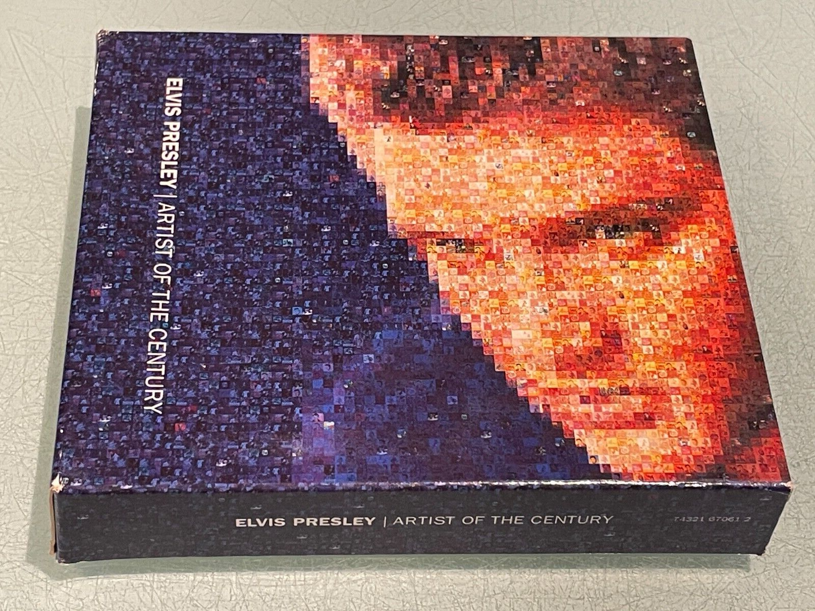 Elvis Presley - Artist of The Century - 3 CD's Album Box Set & 88 Page Booklet