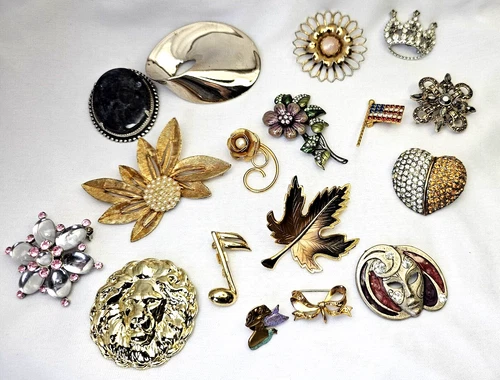 Lot of 17 Costume Brooches Pins Rhinestones GORGEOUS Vintage Jewelry