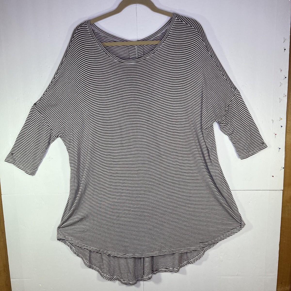 NWOT Active USA Knit Top M Drop Shoulder Hi-lo Black White Striped