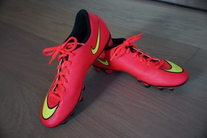 nike mercurial yellow and pink
