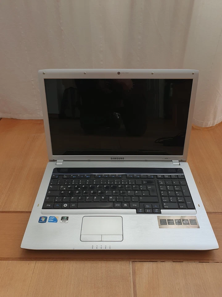 Samsung R730 17 Zoll Intel I5 Laptop Windows 10 SanDisk Notebook PC Computer DVD - Bild 3 von 4