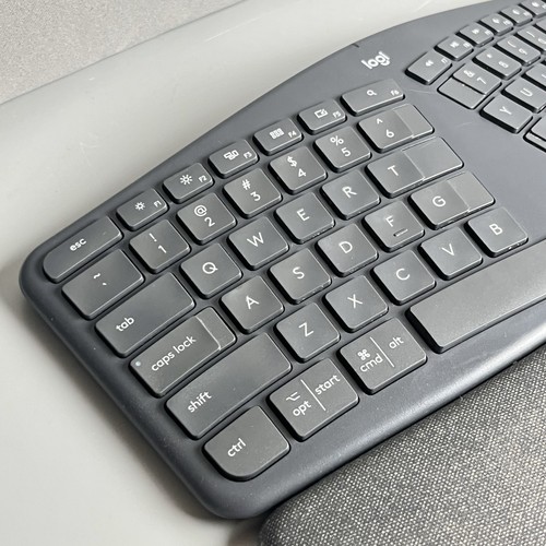 Logitech ERGO K860 Wireless Keyboard - Black w/ USB Receiver - Picture 6 of 19