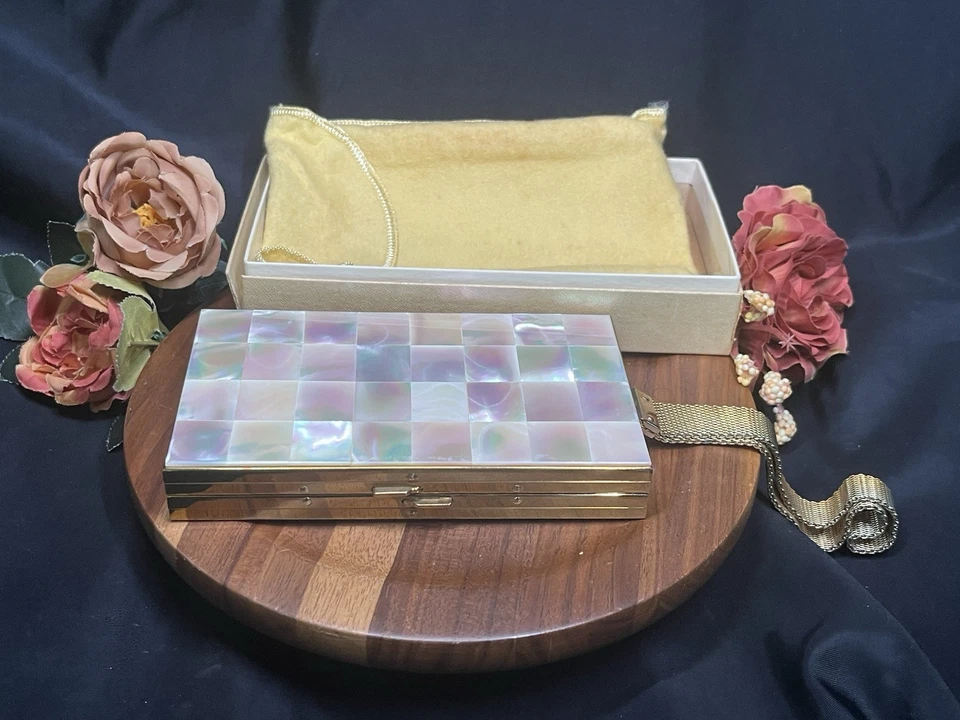 Exquisita muñeca sin asas de tocador madreperla vintage de los años 50 MOP estuche de maquillaje Foto 2 de 4