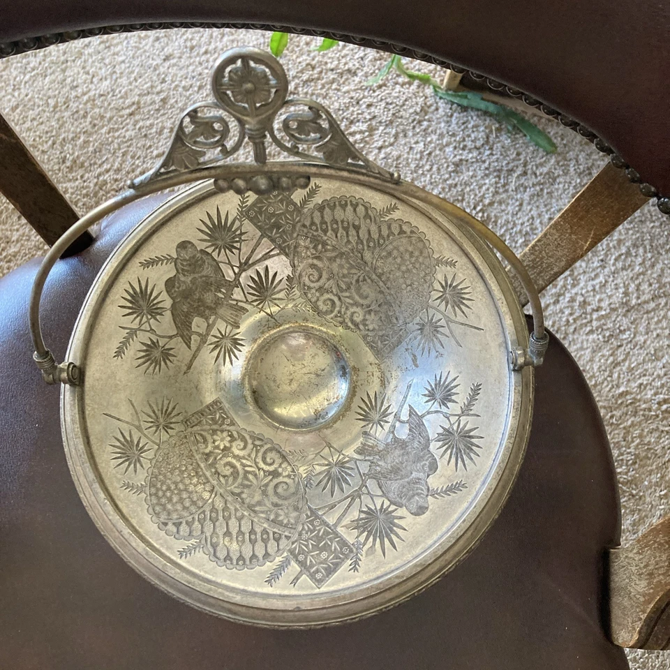 古董 Reed & Barton 银盘蛋糕或新娘篮子狗奖章 — 第 3/4 张图片