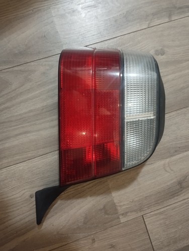 Original BMW E36 Touring Heckleuchte Rücklicht links weiß/rot 82 19 9 404 841