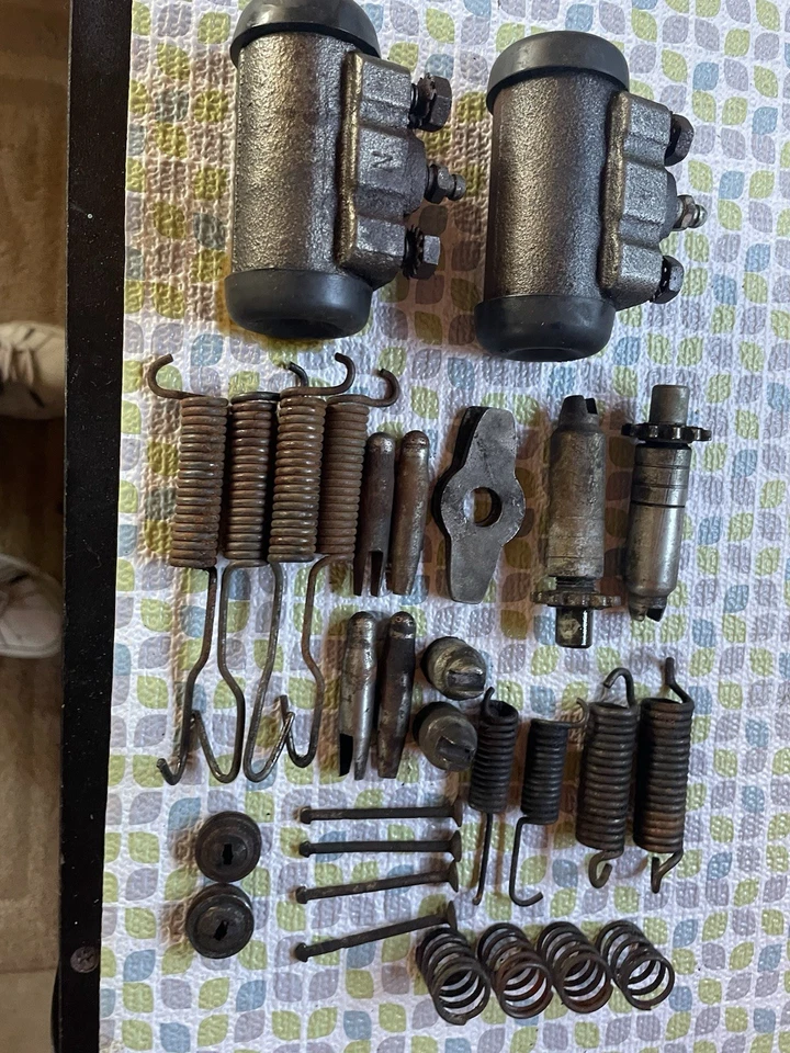 54 Mercury Monterey Front Wheel Brake Cylinders &Brake Springs Kit - Image 2 of 3