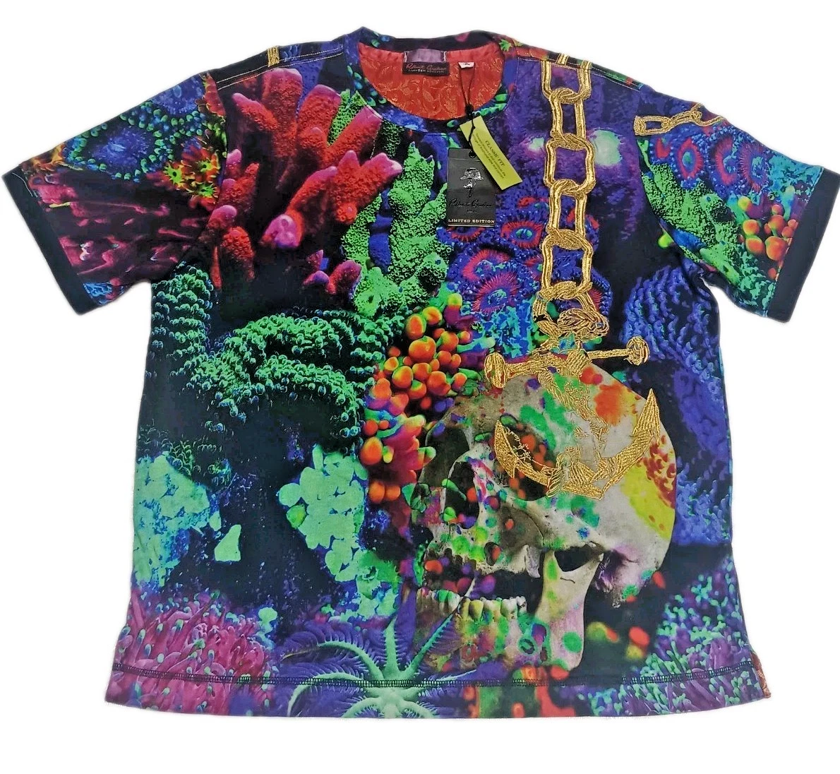 Robert Graham Limited Edition Ocean Anchor gold embroidered Skull printed Tshirt
Opens in a new wind