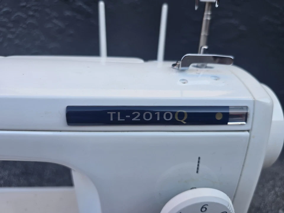 Juki TL-2010Q Mid-Arm Portable Sewing, Quilting and Piecing Machine - Image 3 of 4